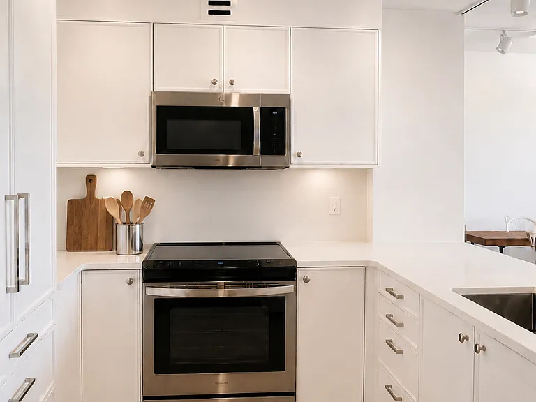 226 W Rittenhouse Sq — Photo 7