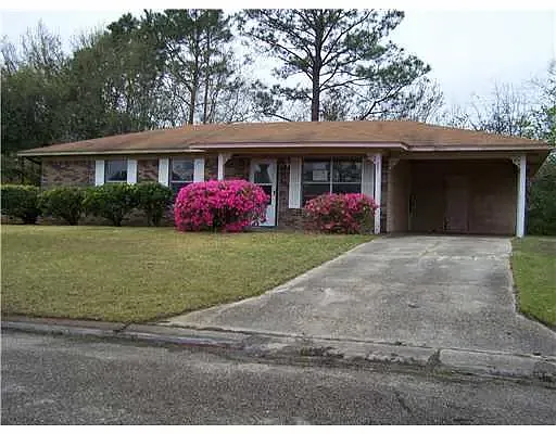 Building Photo - 702 W Samuel Dr