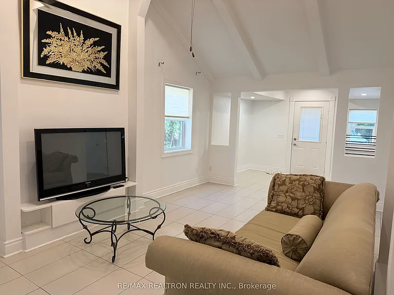 782 Churchill Ln — Photo 14