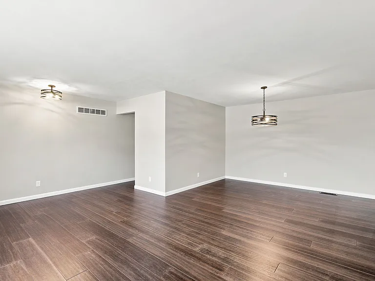4874 Vermilion Dr — Photo 6