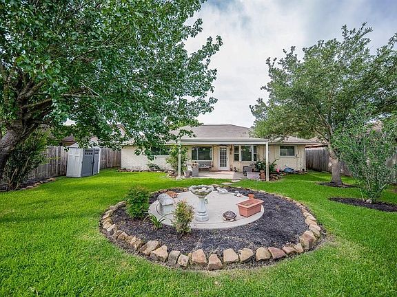 4th image of 13614 Greenbriar Dr