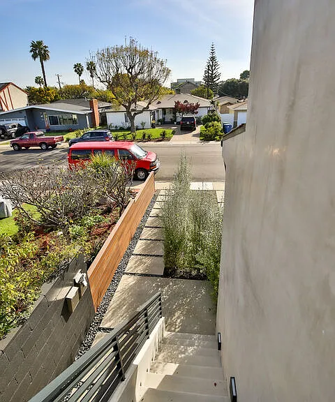 8505 Belford Ave — Photo 16