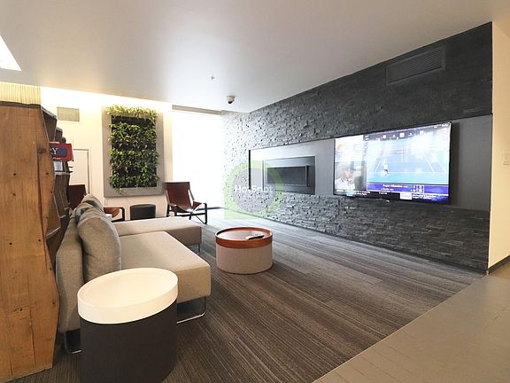 4th image of 1600 S Wabash Ave #506