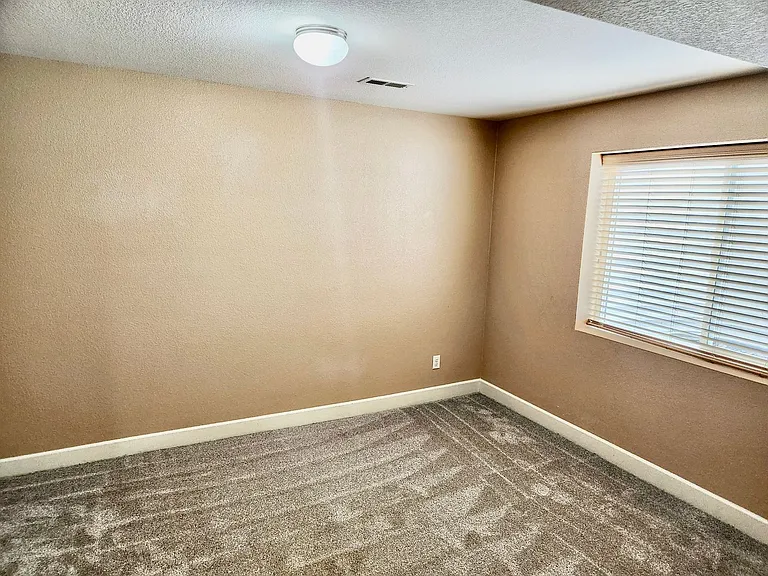 7027 Davey Crocket Ct — Photo 14