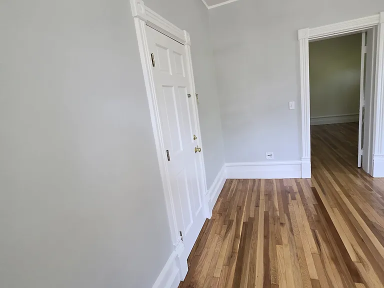 15 Alexander St #1 — Photo 2