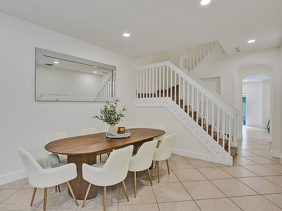 3rd image of 4431 Arabian Way