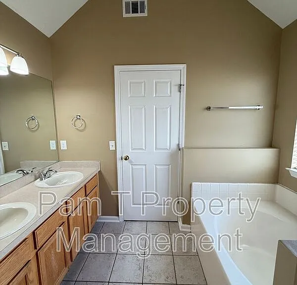 257 Shady Oak Cir — Photo 16