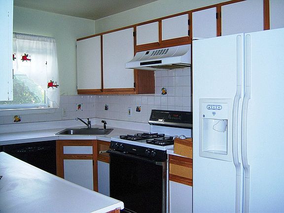 4th image of 57 Kensington Dr