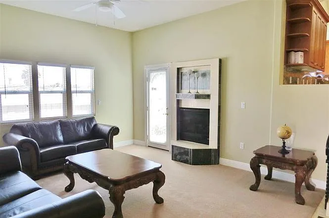 4 bed, 2803 sqft, $8,000 — Photo 3