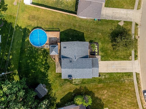 3rd image of 1137 W Chester Dr