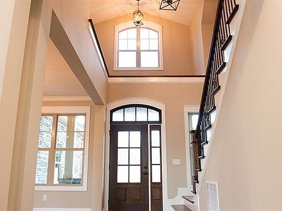 2nd image of 3 Arbor Ln