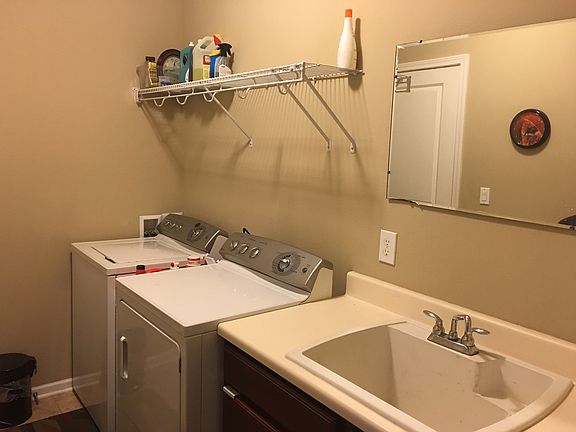 5th image of 7501 NW 98th Ct