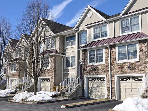 2nd image of 6 Tuxedo Ln