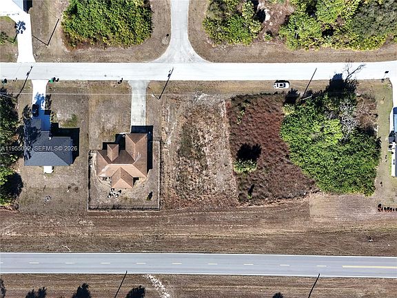 2nd image of 3019 S Balsam Cir