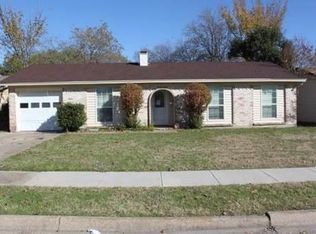 330 Springwillow Rd, Burleson, TX 76028