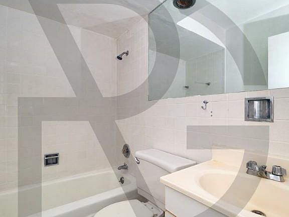 4th image of 510 W Briar Pl #510404