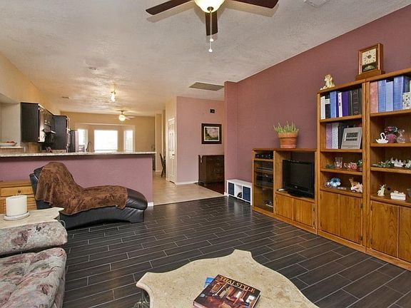 2nd image of 1202 Rosewood Ln