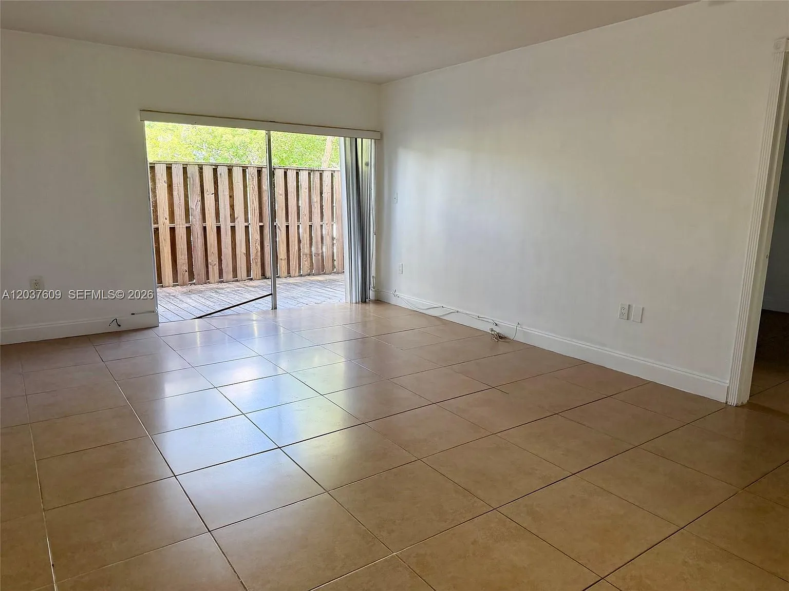 Woodside In Kendall Condo — Photo 4