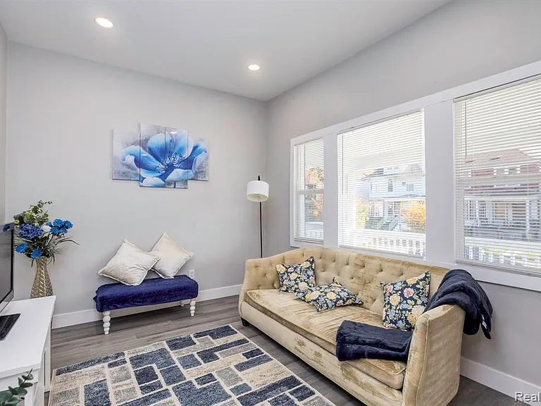 2513 Concord St — Photo 10
