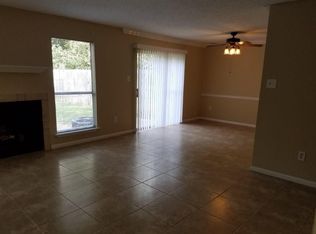 10 Blue Fox Ct, Spring, TX 77380