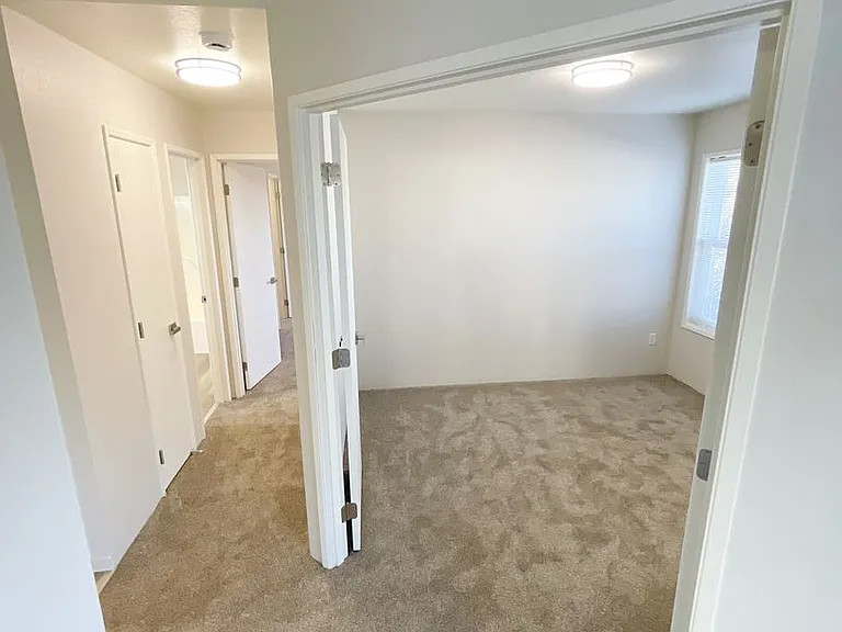 5630-5632 N Hills Dr #5634 — Photo 11
