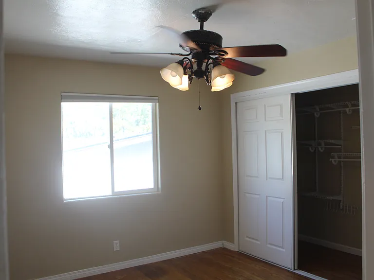 215 Almond St — Photo 13