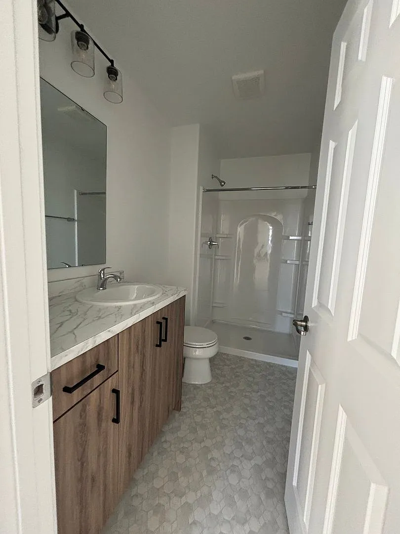 3 Bedroom 3 Bathroom Townhomes — Photo 4