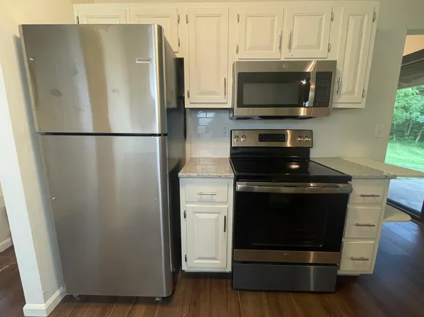 2 Rye Ct, Macomb, IL 61455