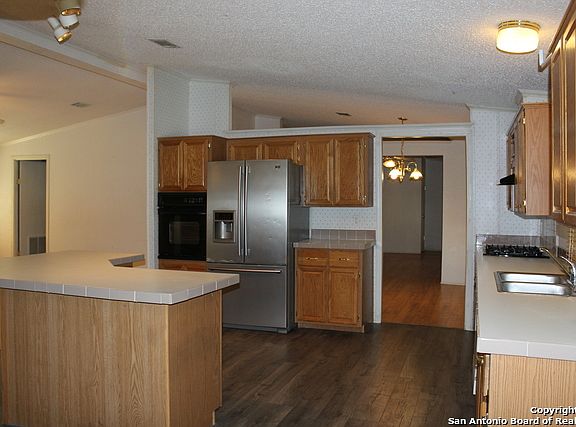 2nd image of 333 Iroquois Trl
