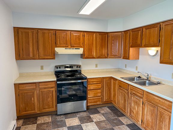 2nd image of 210 Howard St #1