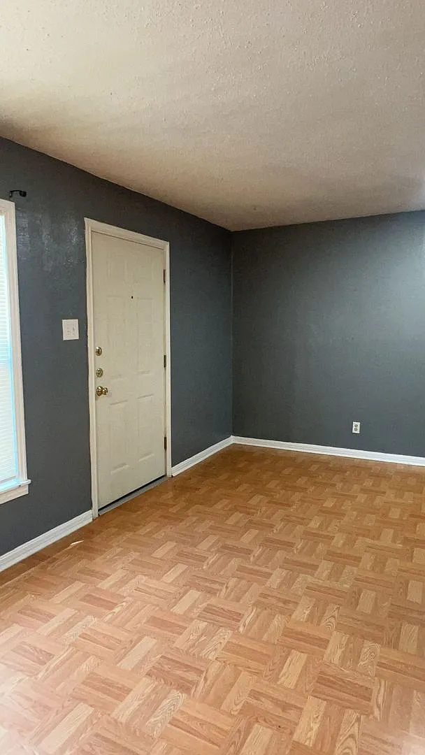 1903 Poage Ave — Photo 3