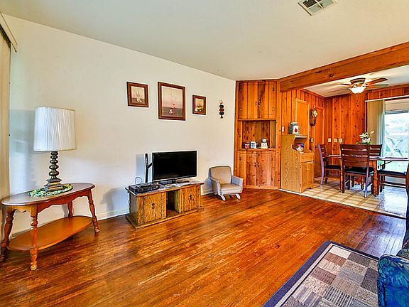 5th image of 1005 Trimm Ave
