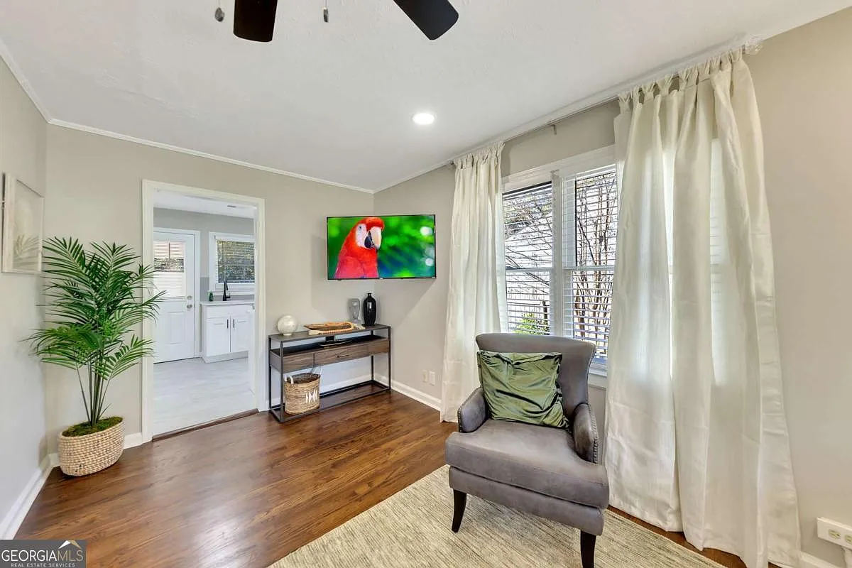 2 bed, 1.0 bath, $3,300 — Photo 1