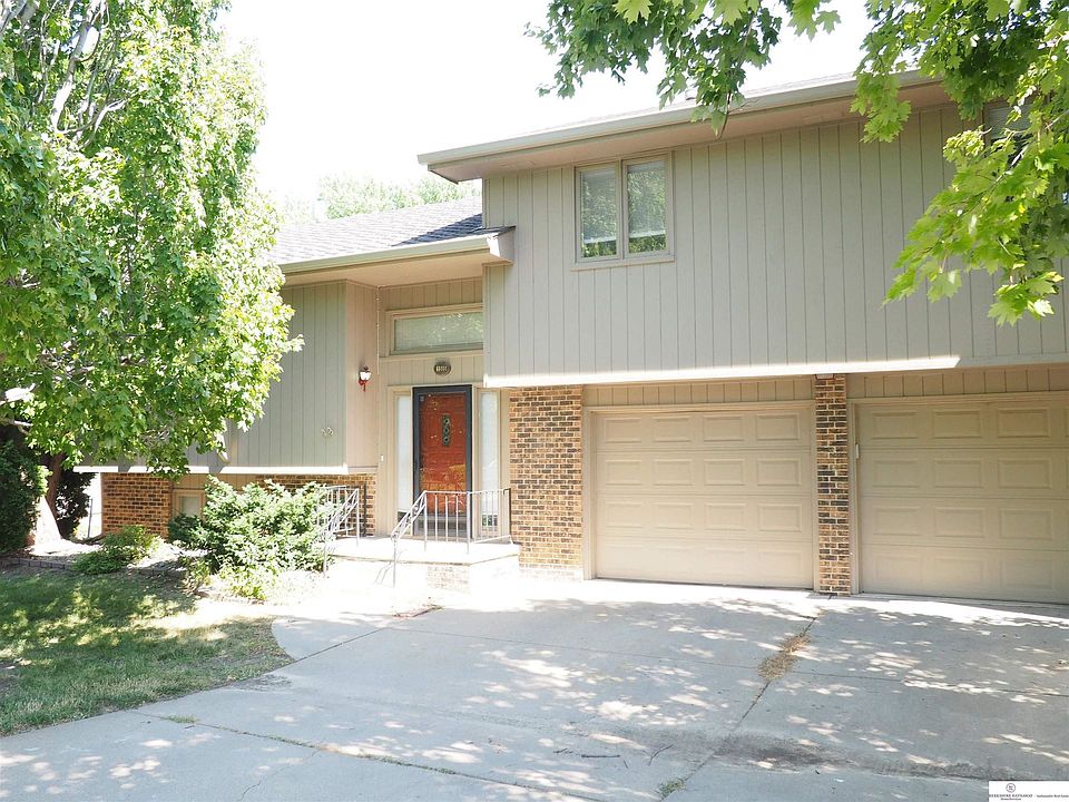 1st image of 1505 N 123rd St
