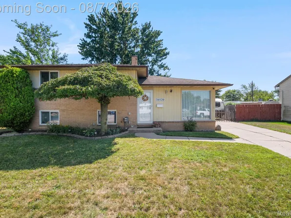 34520 Sandwood Dr, Sterling Heights, MI 48310