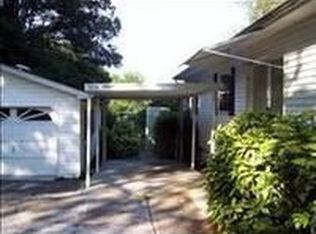 316 E Fernhill Ln, Oak Ridge, TN 37830