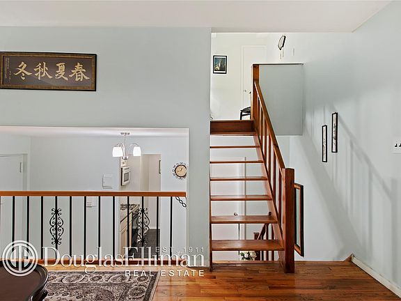 4th image of 49 E 12th St APT 4I