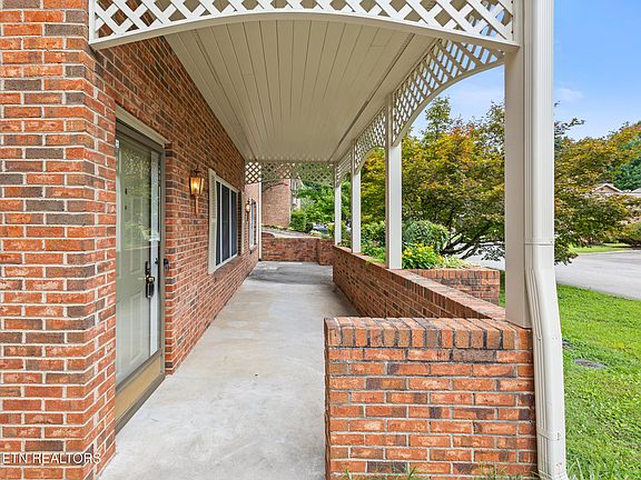 3rd image of 1015 Hardwick Dr