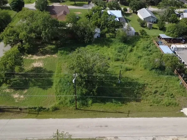 8107 W DIXON RD LOT 11, Somerset, TX 78069