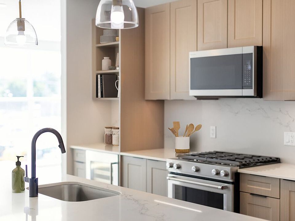 Signature Collection Kitchen with upgraded finishes