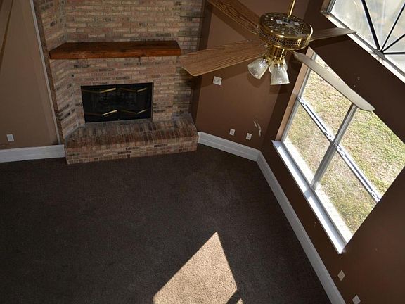 4th image of 421 Canterbury Ct