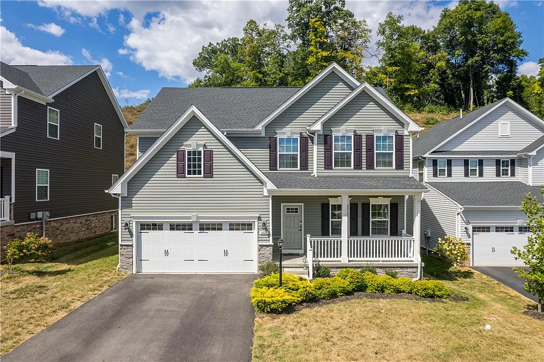 2027 Pinnacle Way photo 1