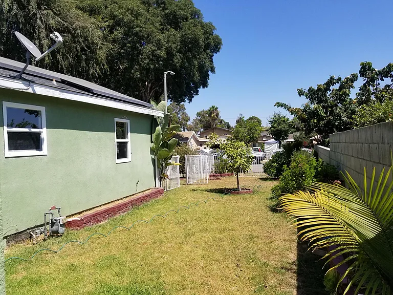 11745 4th Ave — Photo 3