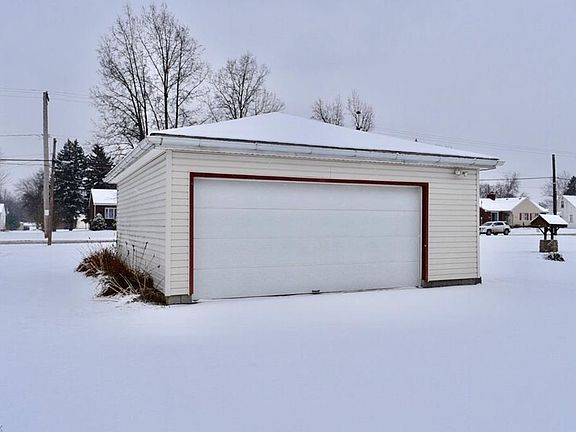 3rd image of 147 Camvet Dr