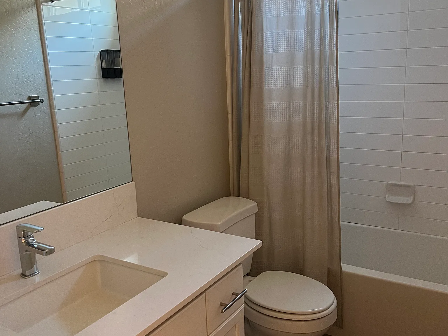 4 bed, 2986 sqft, $1,100 — Photo 3