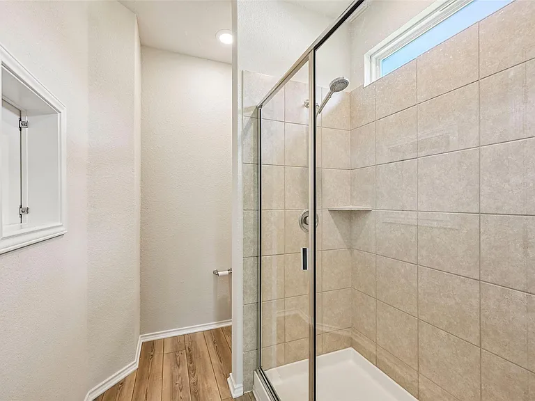 401 Yorktown St — Photo 23