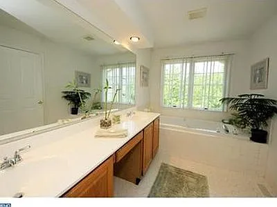 160 Neil Ct — Photo 8