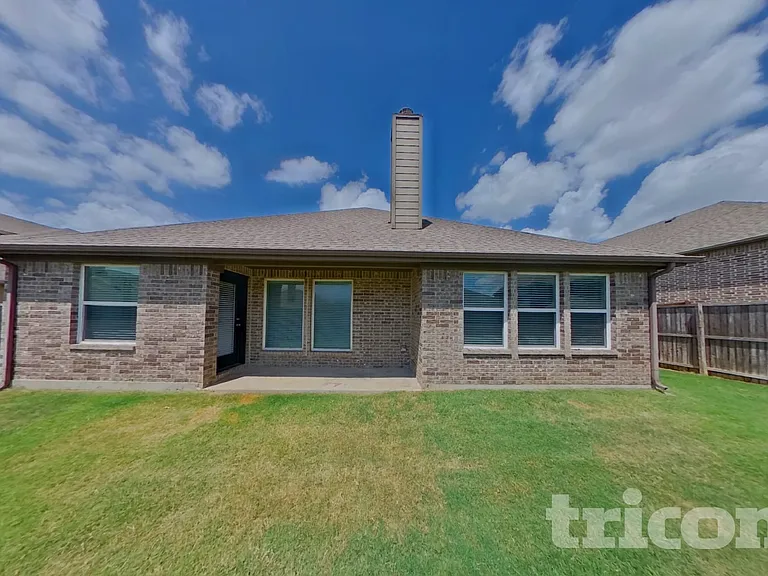 513 Alice Ln — Photo 22