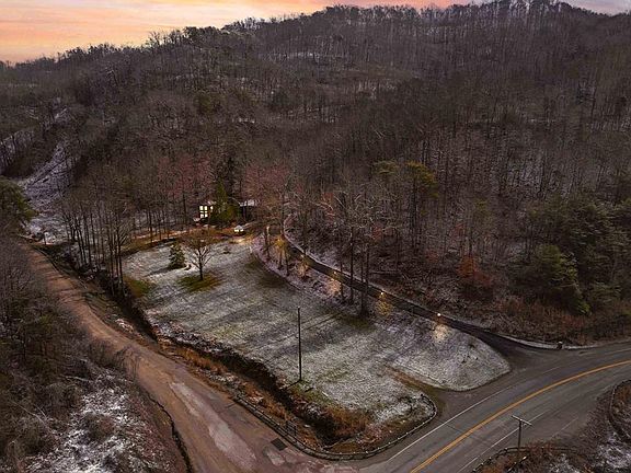 2nd image of 870 Stone Coal Rd