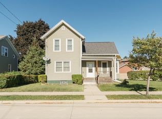 611 N Church St, Watertown, WI 53098